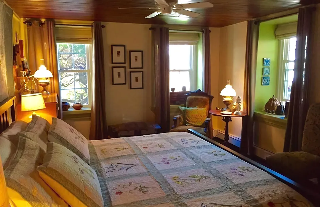 The Dolon House Bed & Breakfast!-1